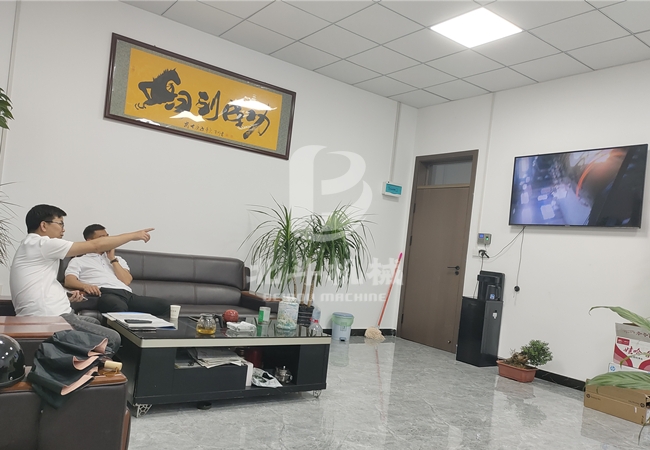 炭化活化生產(chǎn)線設(shè)備吸引湖北客戶前來參觀