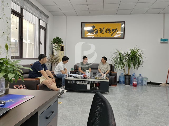 炎炎夏日,擋不住客戶來訪的腳步